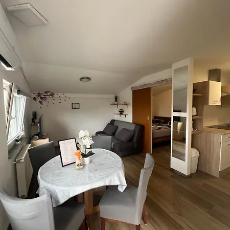 Apartment Apartma Golovec